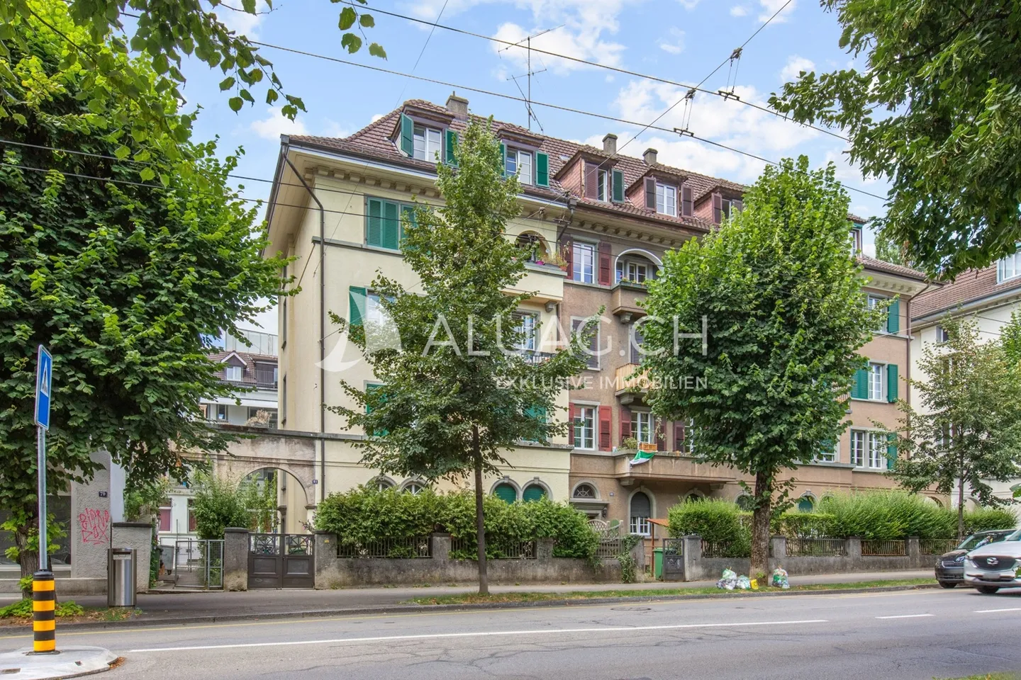 URBANE 3.5 ROOM APARTMENT - Photo 1 of 8