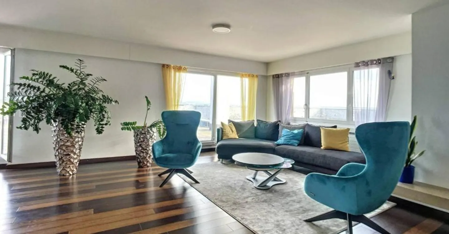 Luxuriöse Penthouse mit 6,5 Zimmern mit Blick auf den See und die Berge - Foto 2 von 4