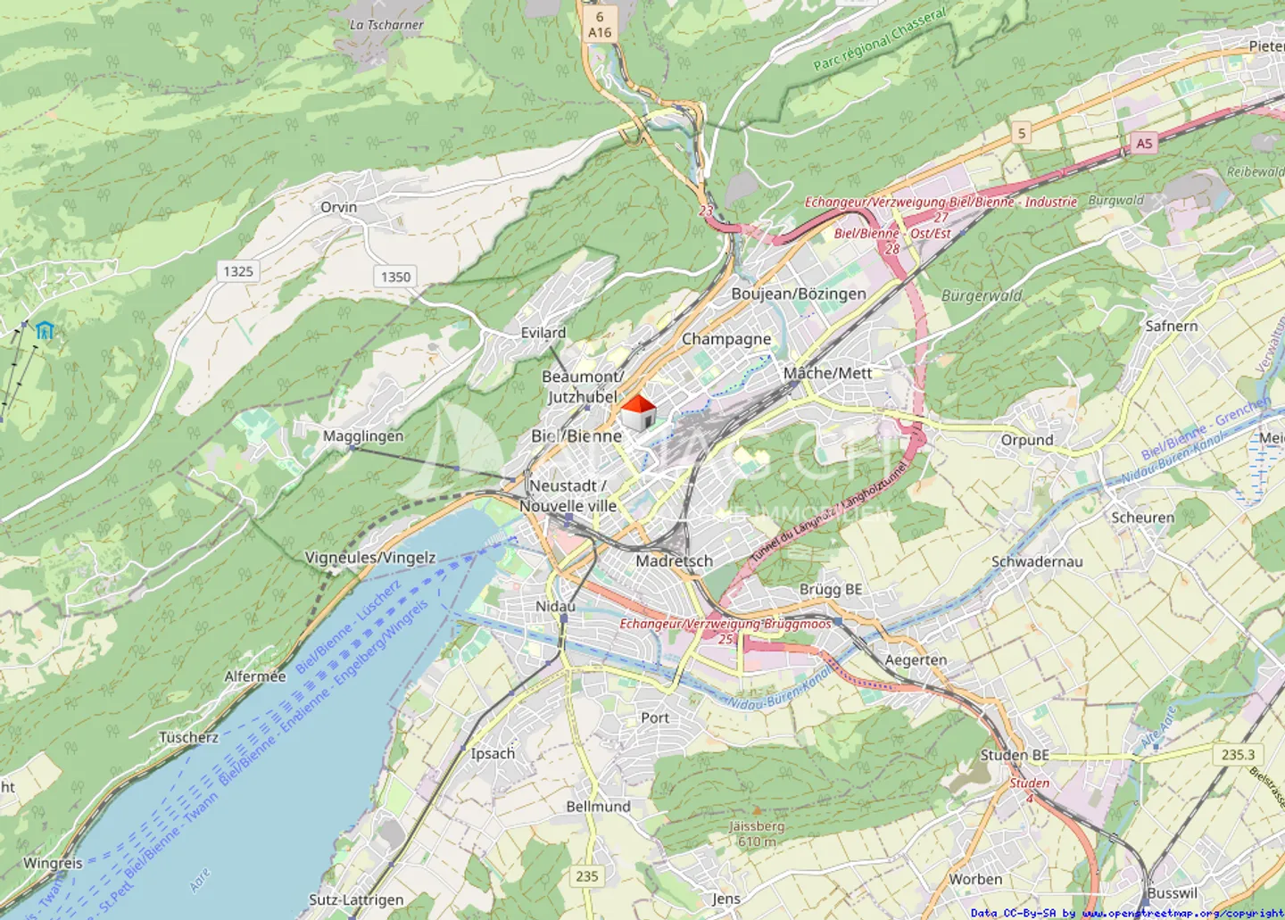 URBANE 3.5 ROOM APARTMENT - Photo 2 of 8