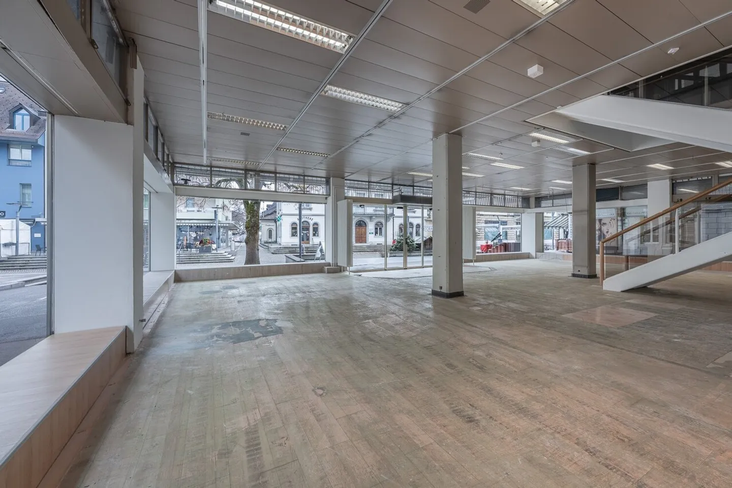 Il tuo nuovo spazio ufficio nel mezzo della via del mercato - Foto 5 di 11