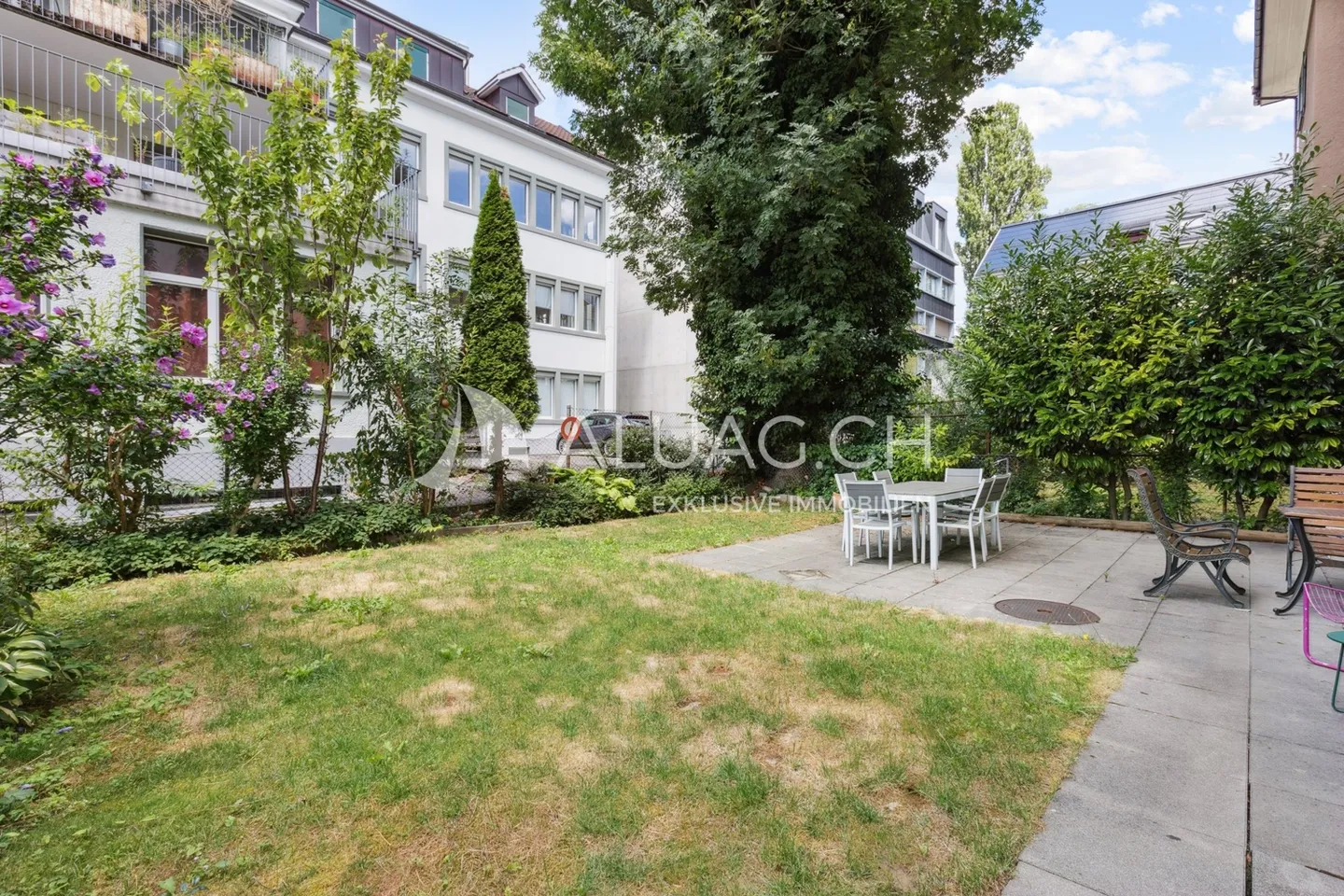 URBANE 3.5 ROOM APARTMENT - Photo 7 of 8