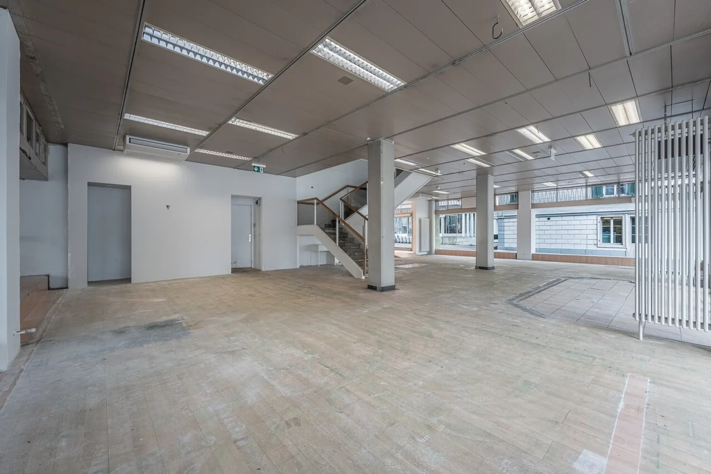 Il tuo nuovo spazio ufficio nel mezzo della via del mercato - Foto 6 di 11