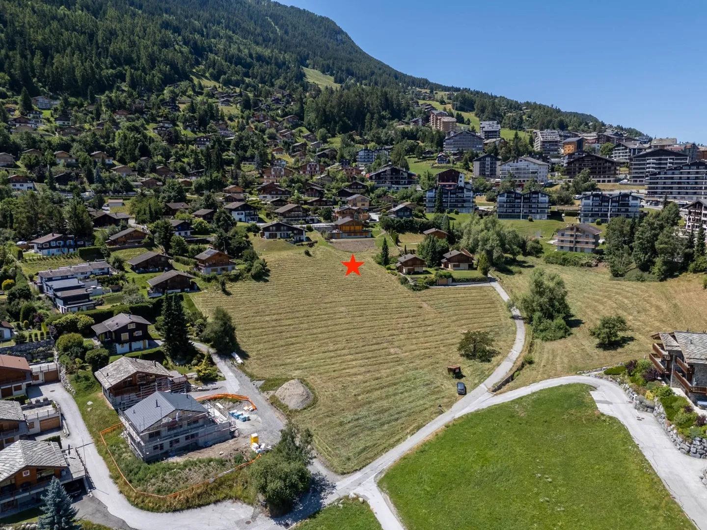 Large serviced land very close to the station center with a magnificent view - Photo 6 of 8