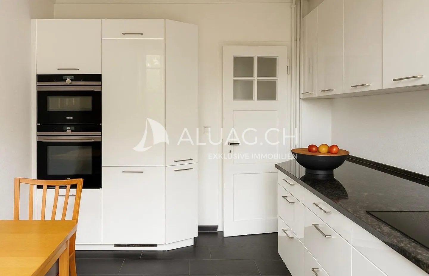 URBANE 3.5 ROOM APARTMENT - Photo 5 of 8