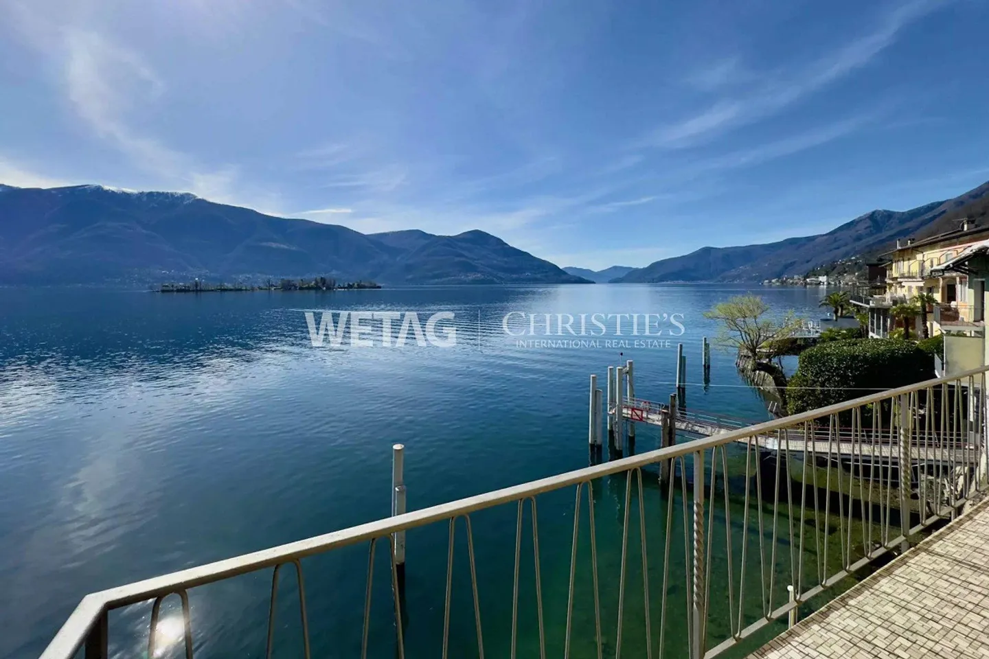 Porto Ronco: Property in need of renovation with breathtaking... - Photo 6 of 13
