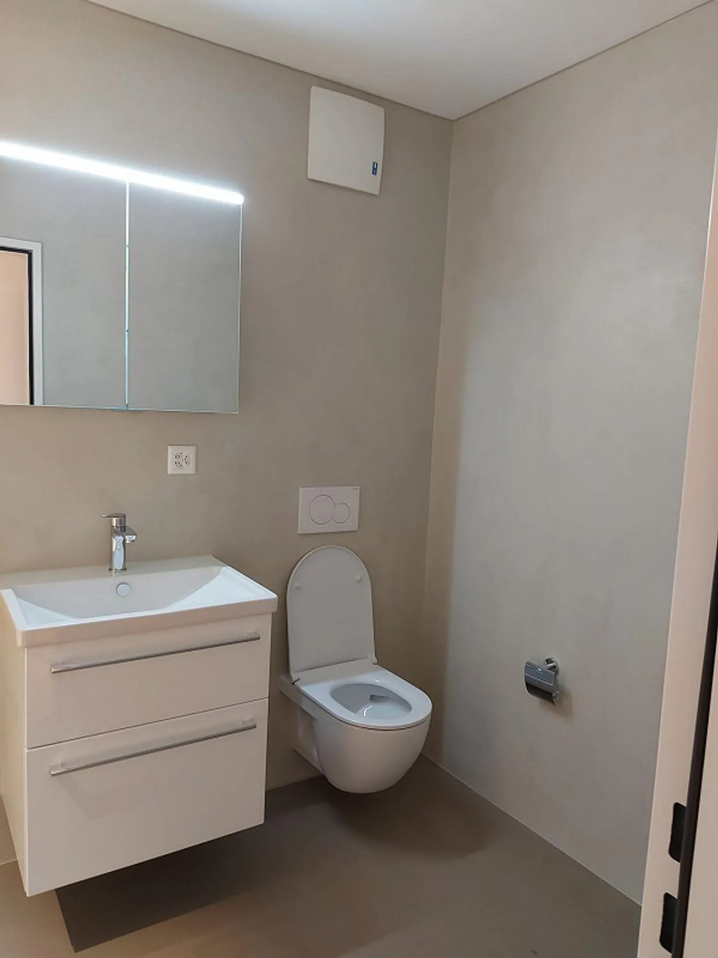 Moderne 3.5-Zimmer-Wohnung mit sonnigem Balkon und moderner Ausstattung - Foto 6 von 7