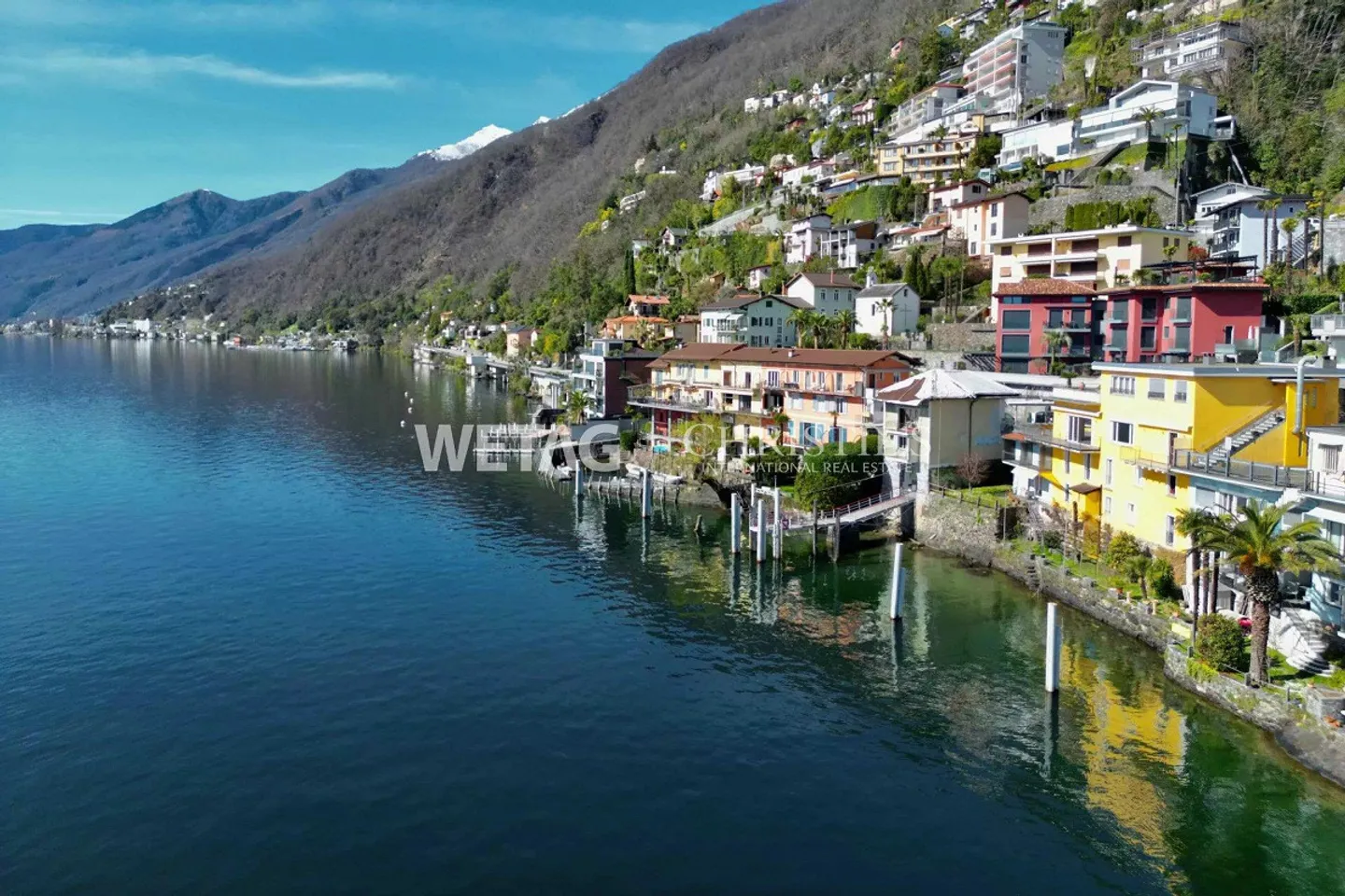 Porto Ronco: Property in need of renovation with breathtaking... - Photo 13 of 13