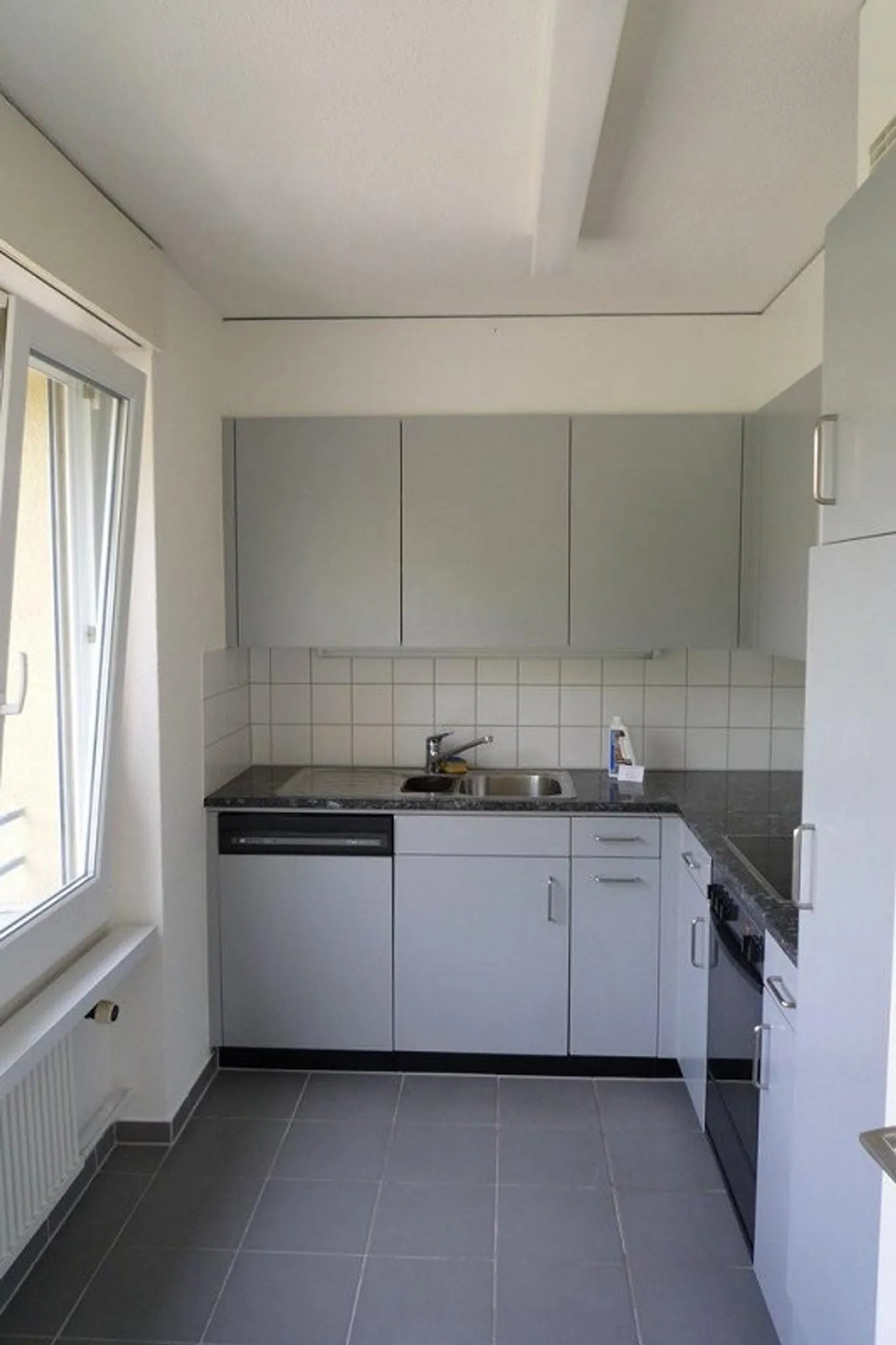 Quiet development in the green - Photo 3 of 5