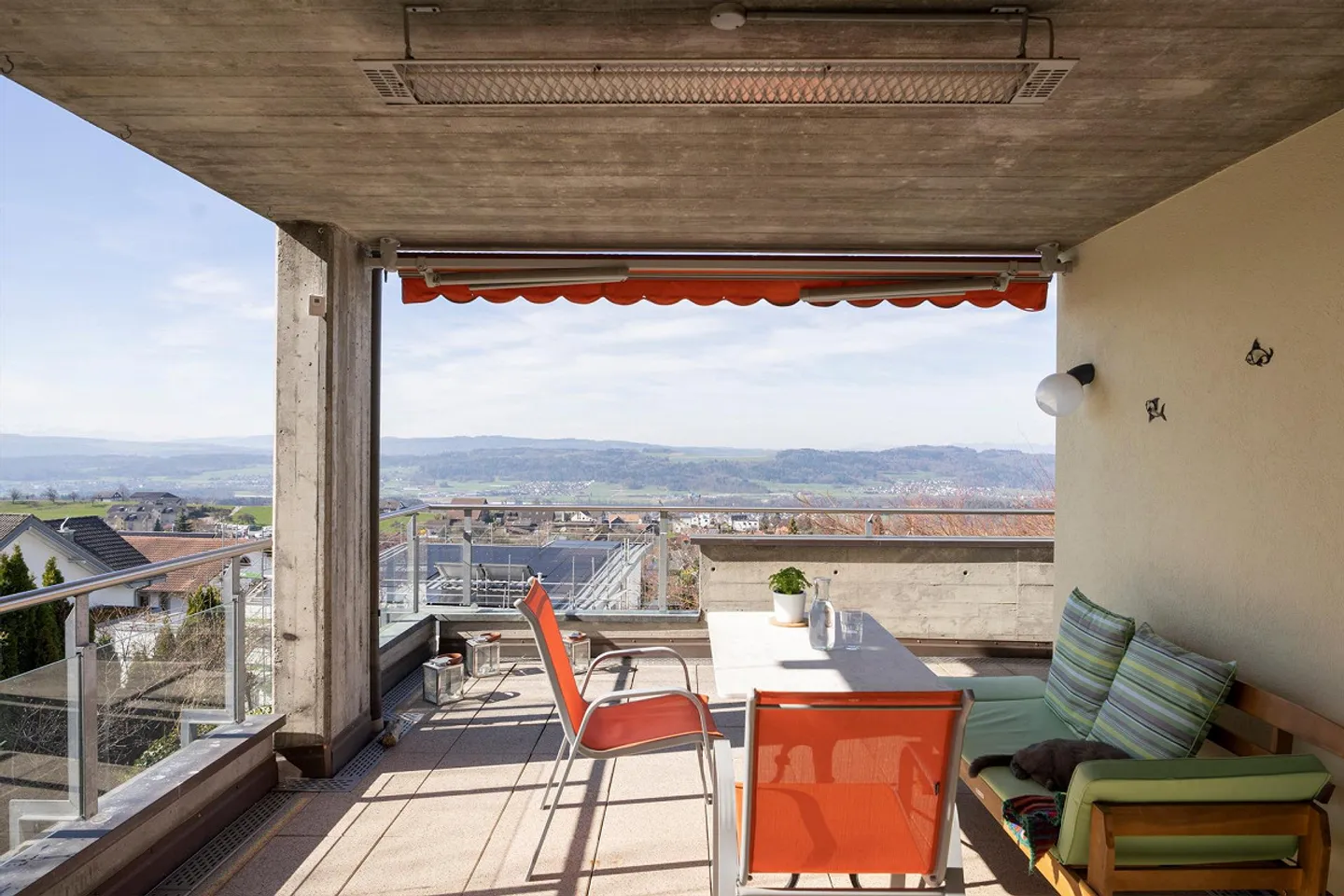 Casa unifamiliare con vista mozzafiato - Foto 2 di 6