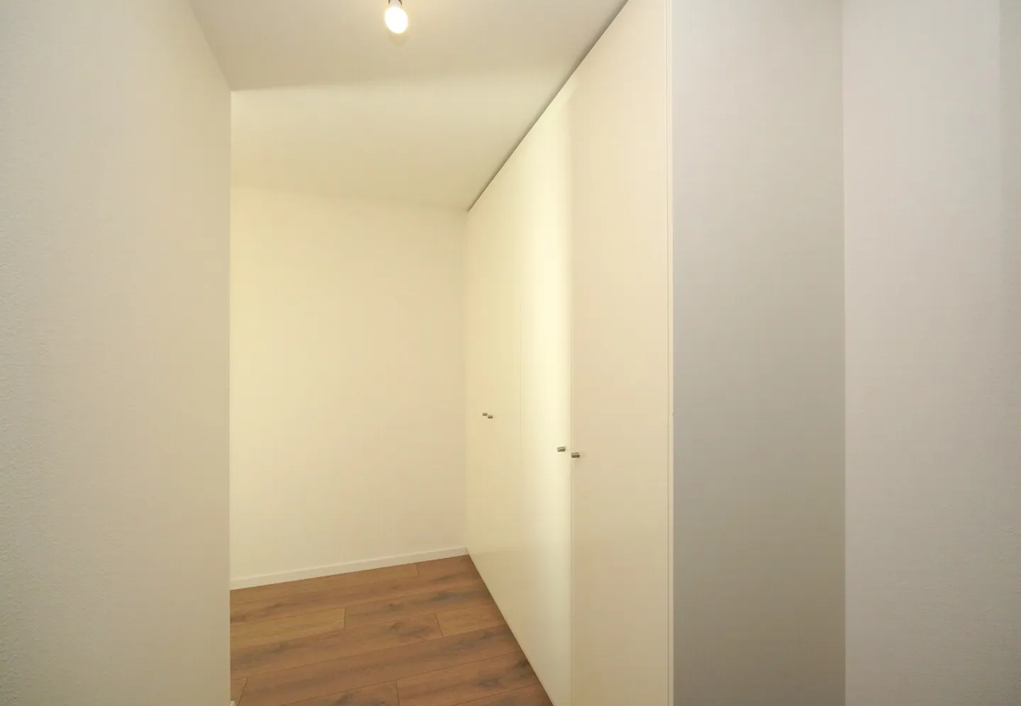 NUOVO APPARTAMENTO 2.5 STANZE AL 3° PIANO A SIERRE - Foto 2 di 13