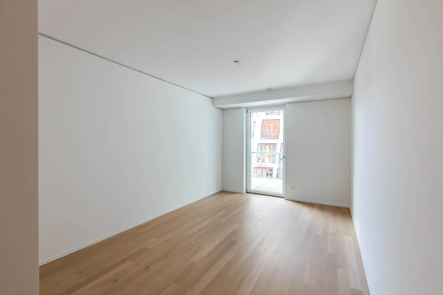 Exclusive living in an excellent location - Photo 4 of 6