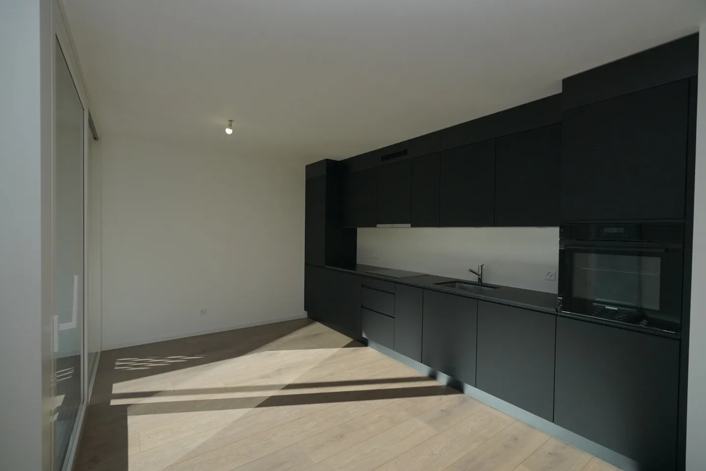 NUOVO APPARTAMENTO 2.5 STANZE AL 3° PIANO A SIERRE - Foto 6 di 13