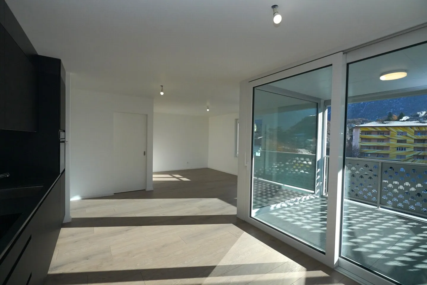 NUOVO APPARTAMENTO 2.5 STANZE AL 3° PIANO A SIERRE - Foto 7 di 13