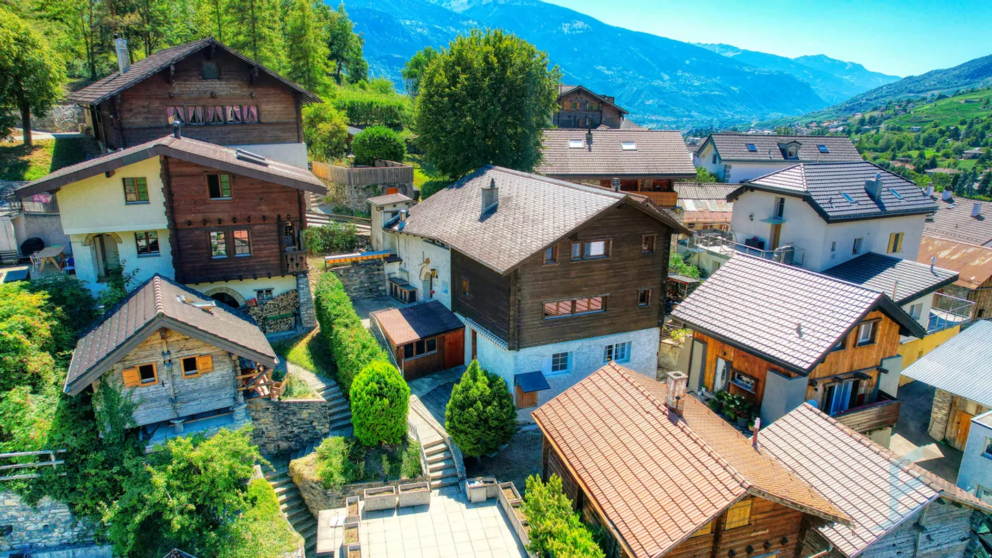 EXKLUSIVITÄT Charaktervolles Dorfhaus mit großem Potenzial - Foto 18 von 19