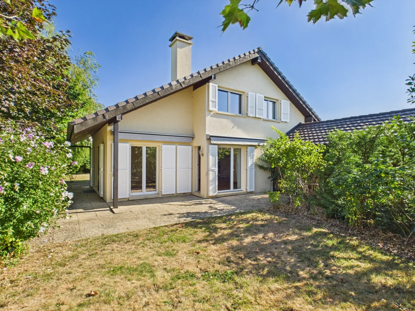 Belle villa avec grand jardin - Photo 1 sur 5