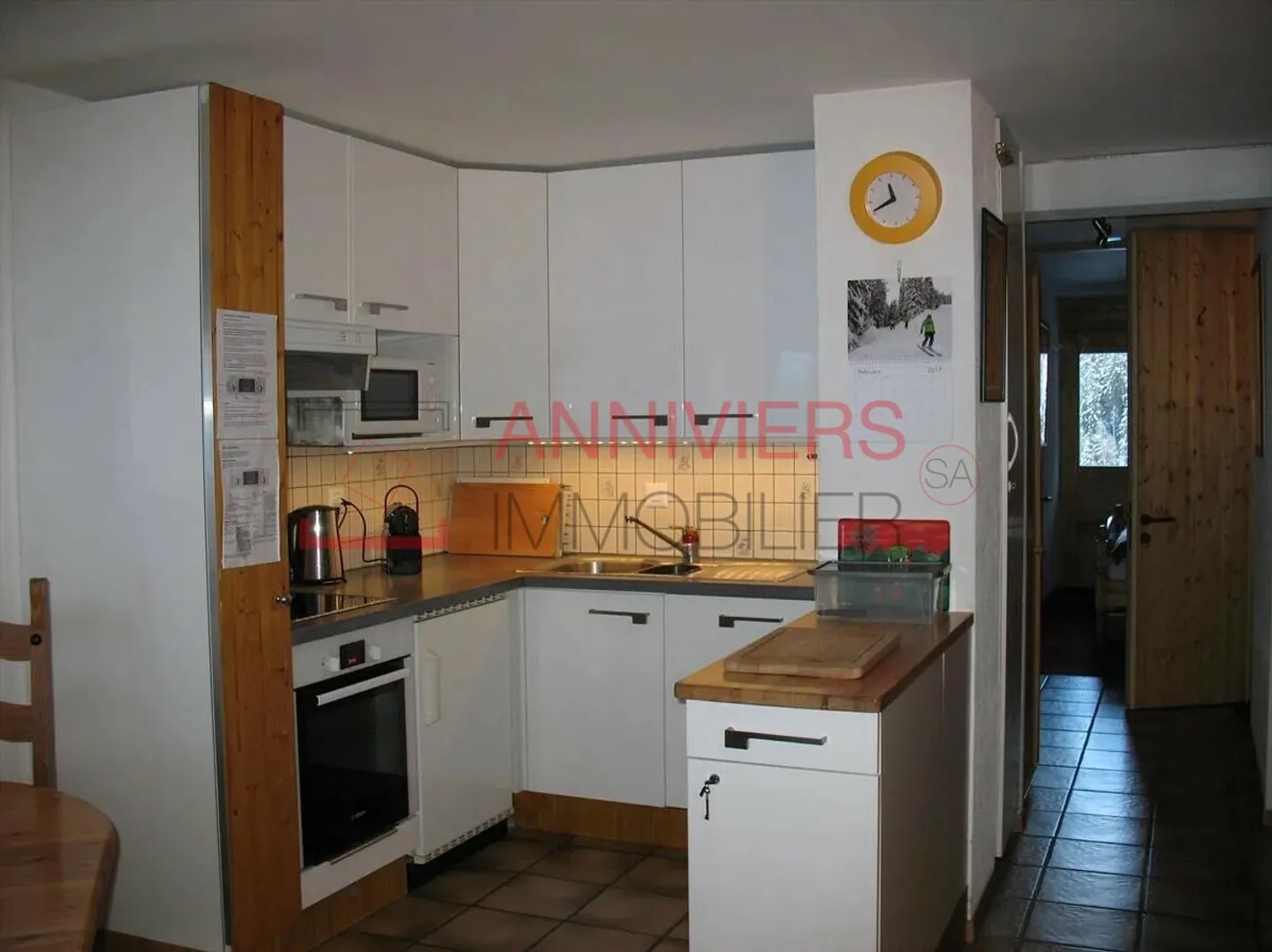 Outstanding furnished 3.5 room apartment with mountain view and dream location - Photo 6 of 28