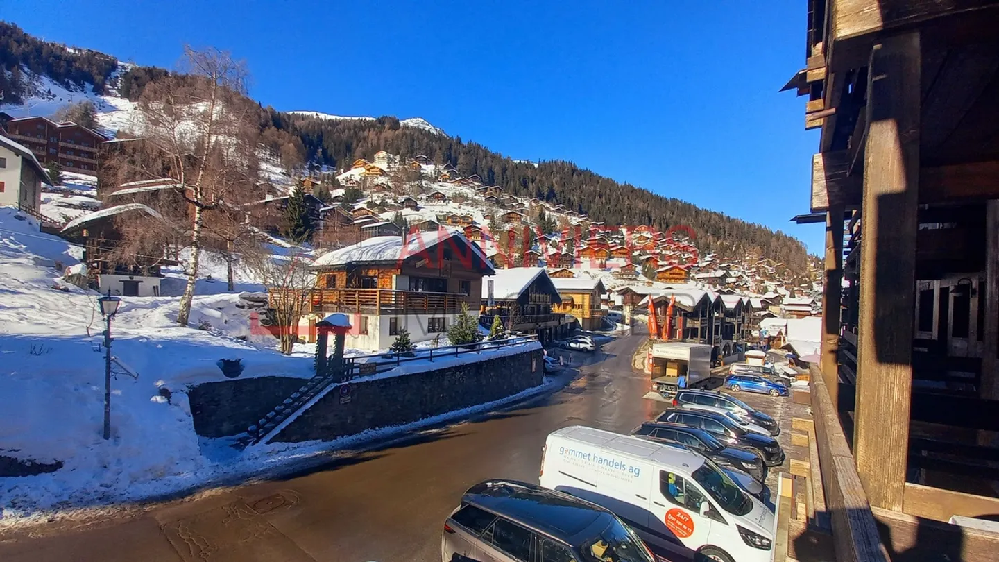 Outstanding furnished 3.5 room apartment with mountain view and dream location - Photo 23 of 28