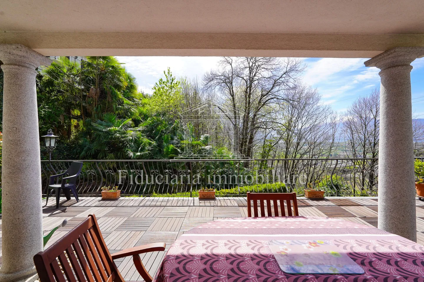 Independent House in a Magnificent Hillside Location - Nature, Sun, and Privacy - Photo 3 of 13