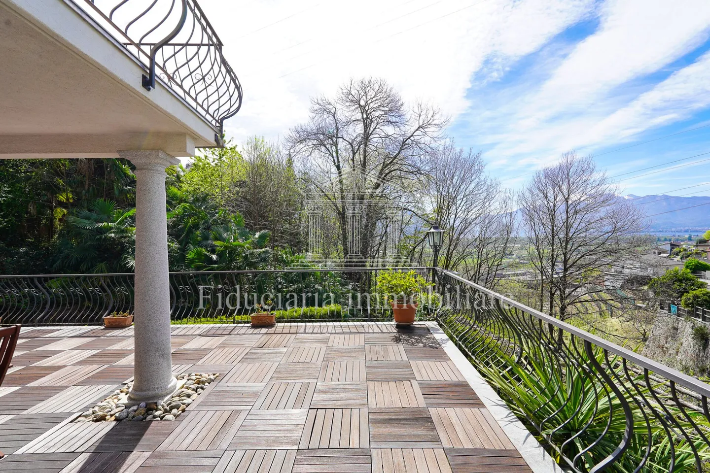 Independent House in a Magnificent Hillside Location - Nature, Sun, and Privacy - Photo 4 of 13