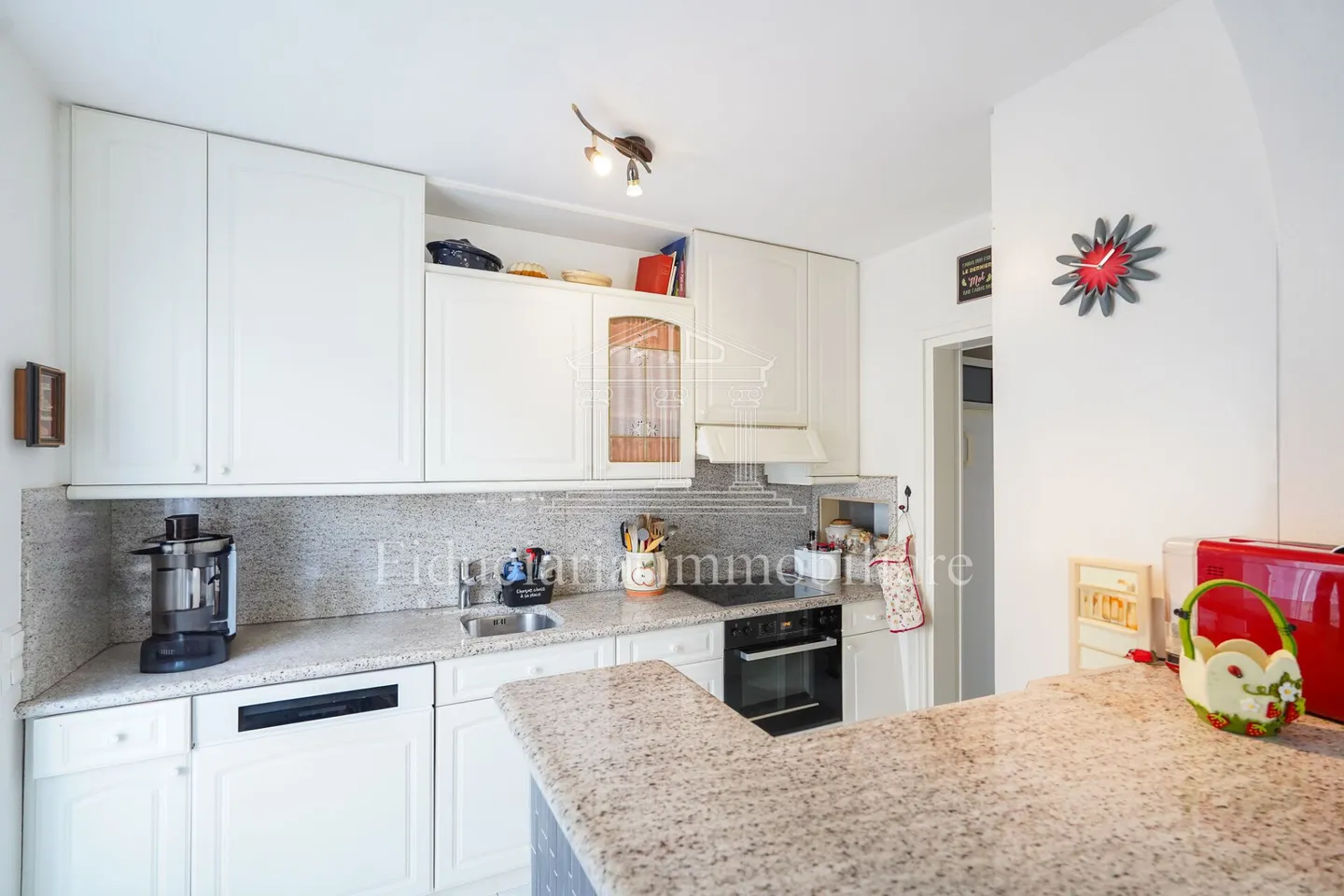 Independent House in a Magnificent Hillside Location - Nature, Sun, and Privacy - Photo 7 of 13