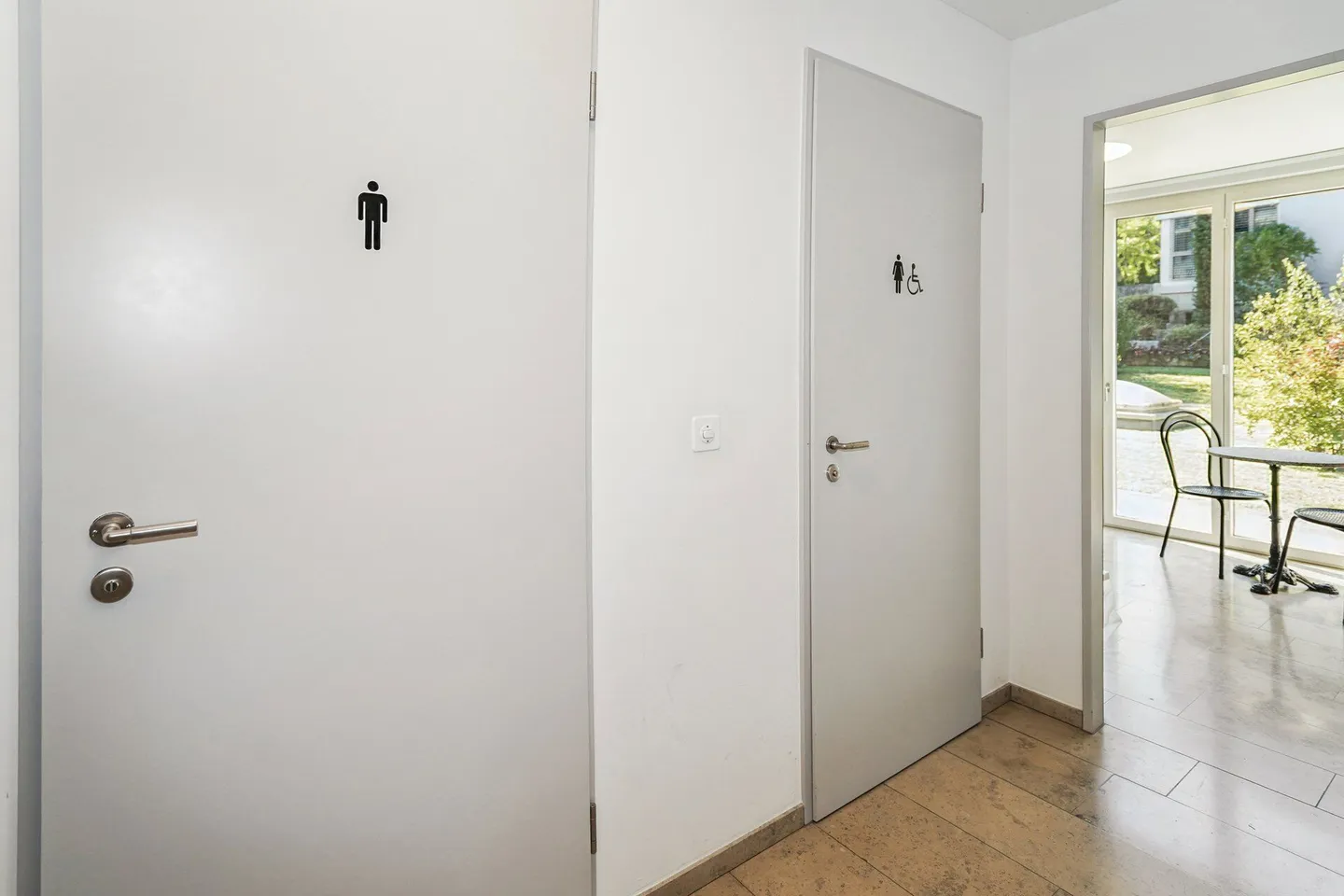 Moderne Büroräumlichkeiten in Binningen - Foto 4 von 10