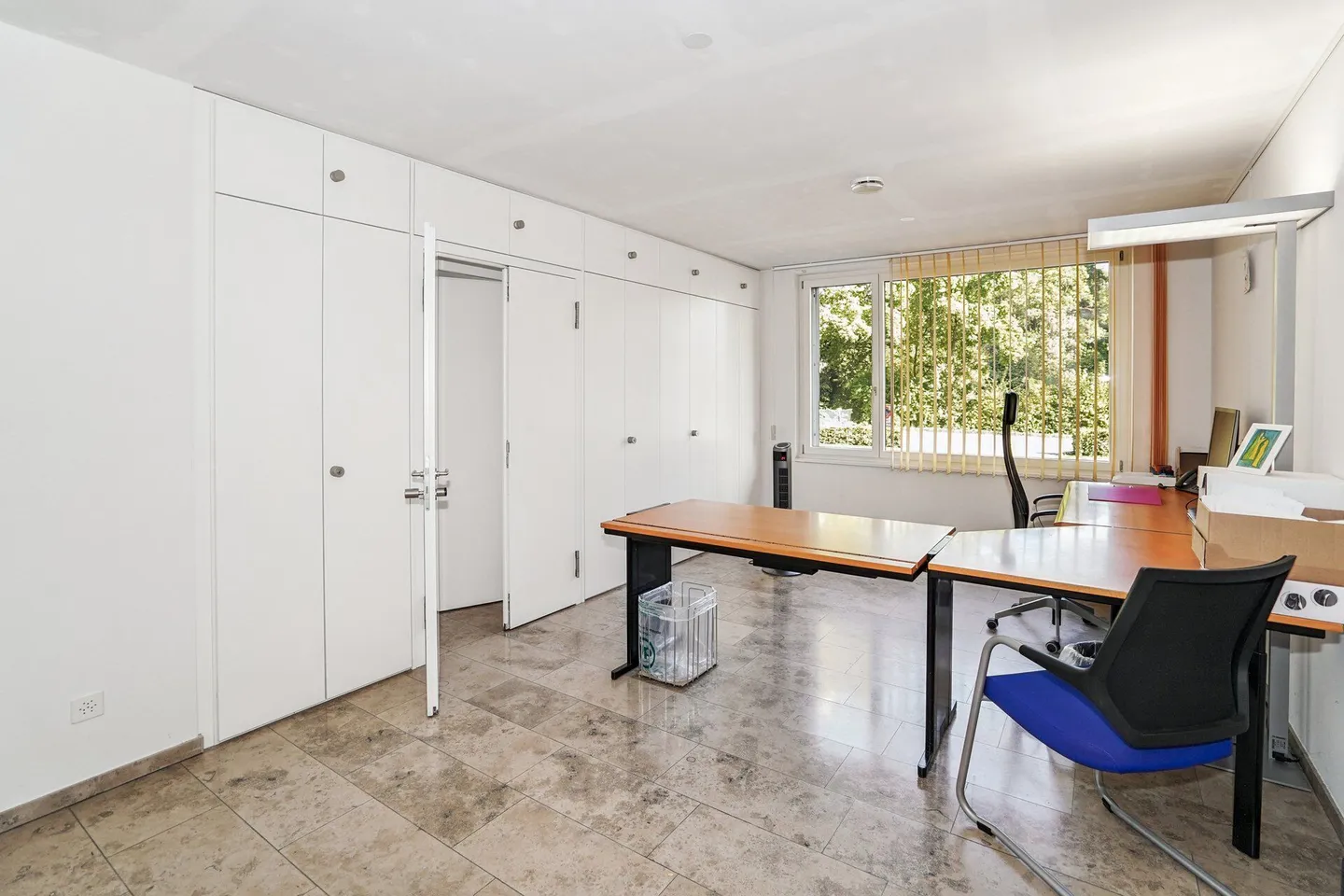 Moderne Büroräumlichkeiten in Binningen - Foto 1 von 10