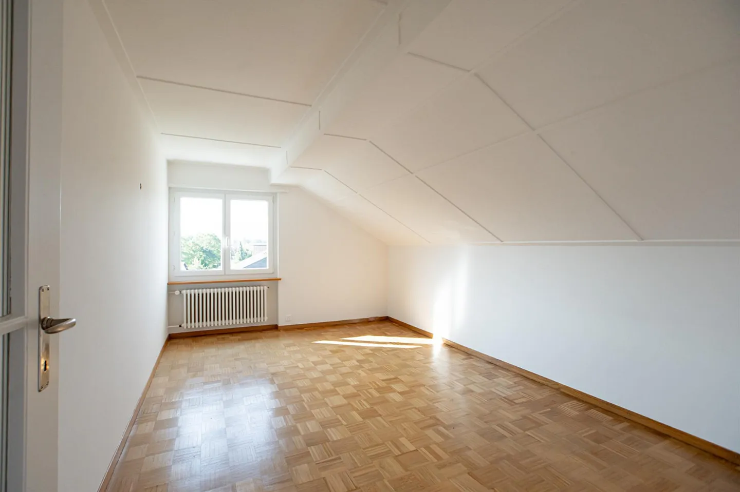 Central Attic Apartment - Photo 5 of 7