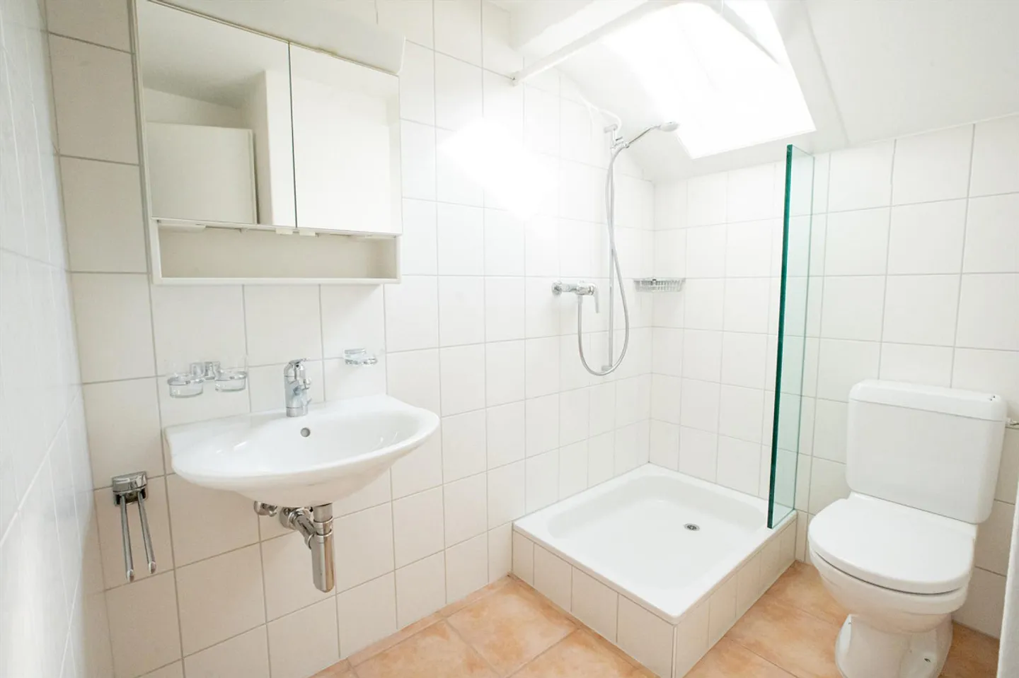 Central Attic Apartment - Photo 6 of 7