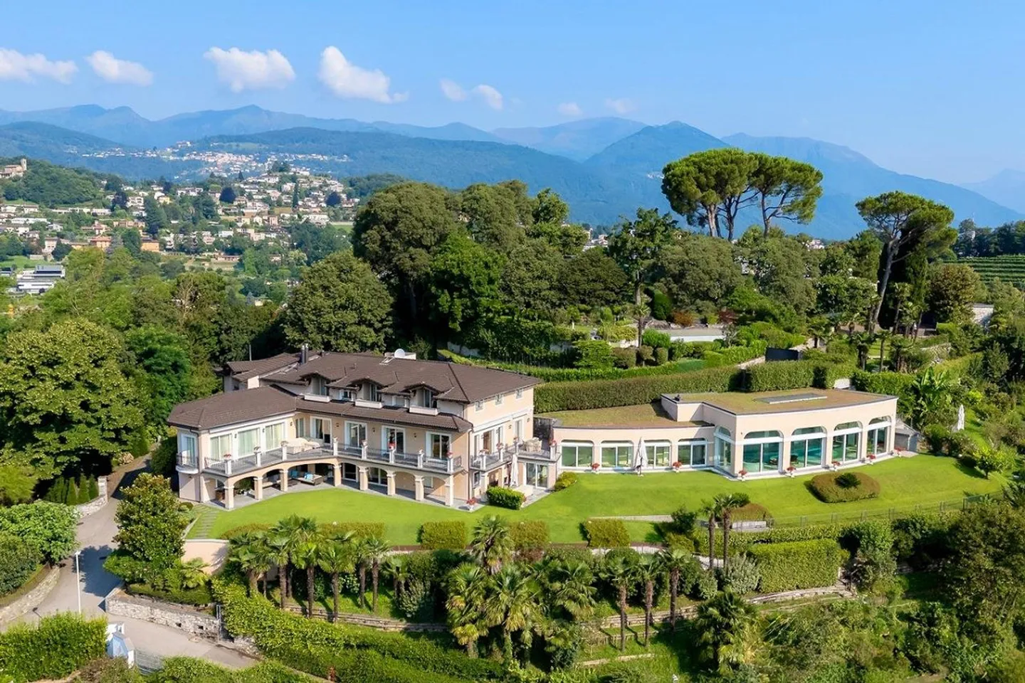 Villa de Luxe avec Vue sur le Lac - Photo 1 sur 24