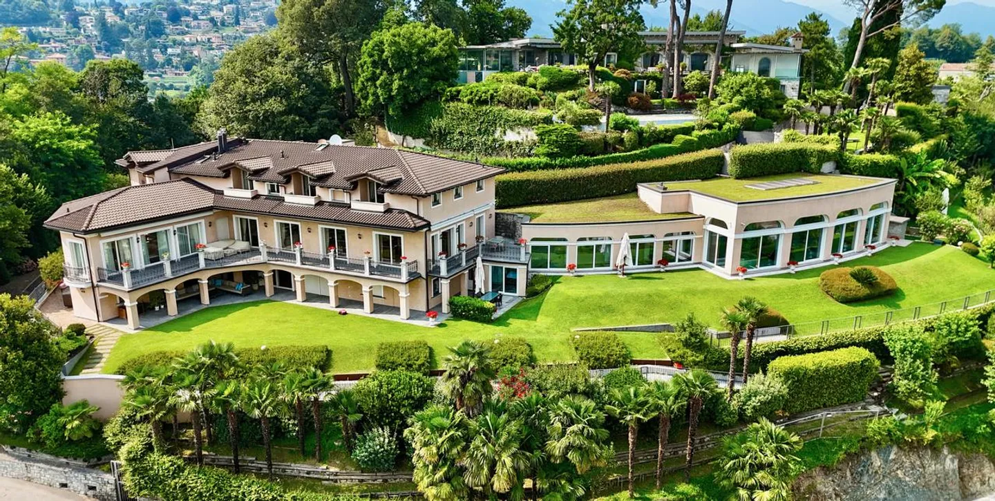 Villa de Luxe avec Vue sur le Lac - Photo 2 sur 24