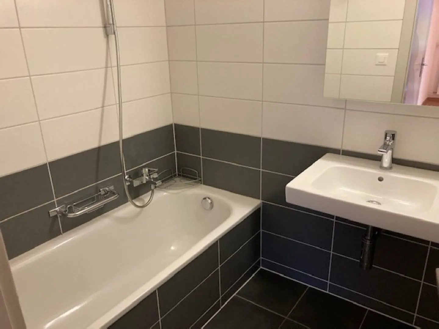 3.5 Room Apartment - Photo 5 of 8