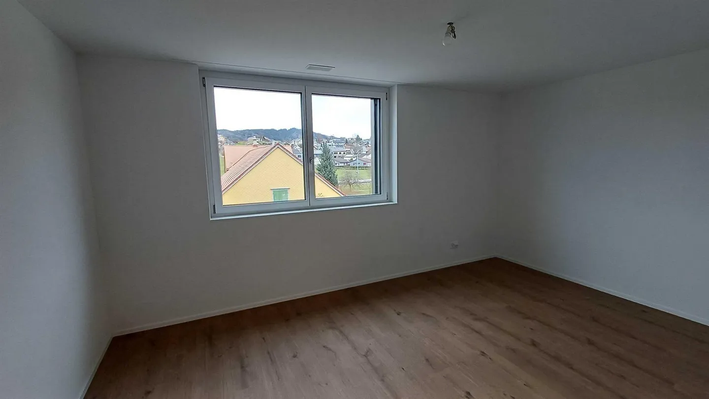 PREMIÈRE LOCATION : Appartement 3,5 pièces (1er étage Ouest) 88m2 avec loggia - Photo 7 sur 9