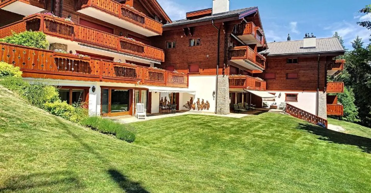 Exceptional apartment with indoor private pool and 3-room apartment - Photo 2 of 5