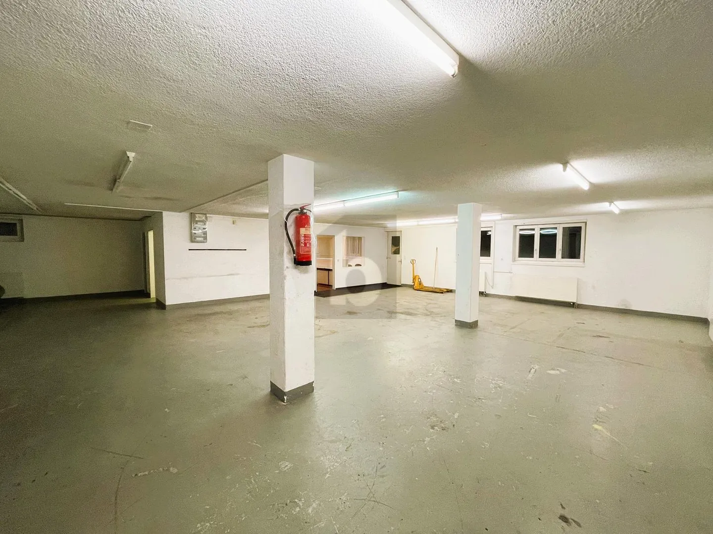 Workshop for rent - Photo 5 of 6