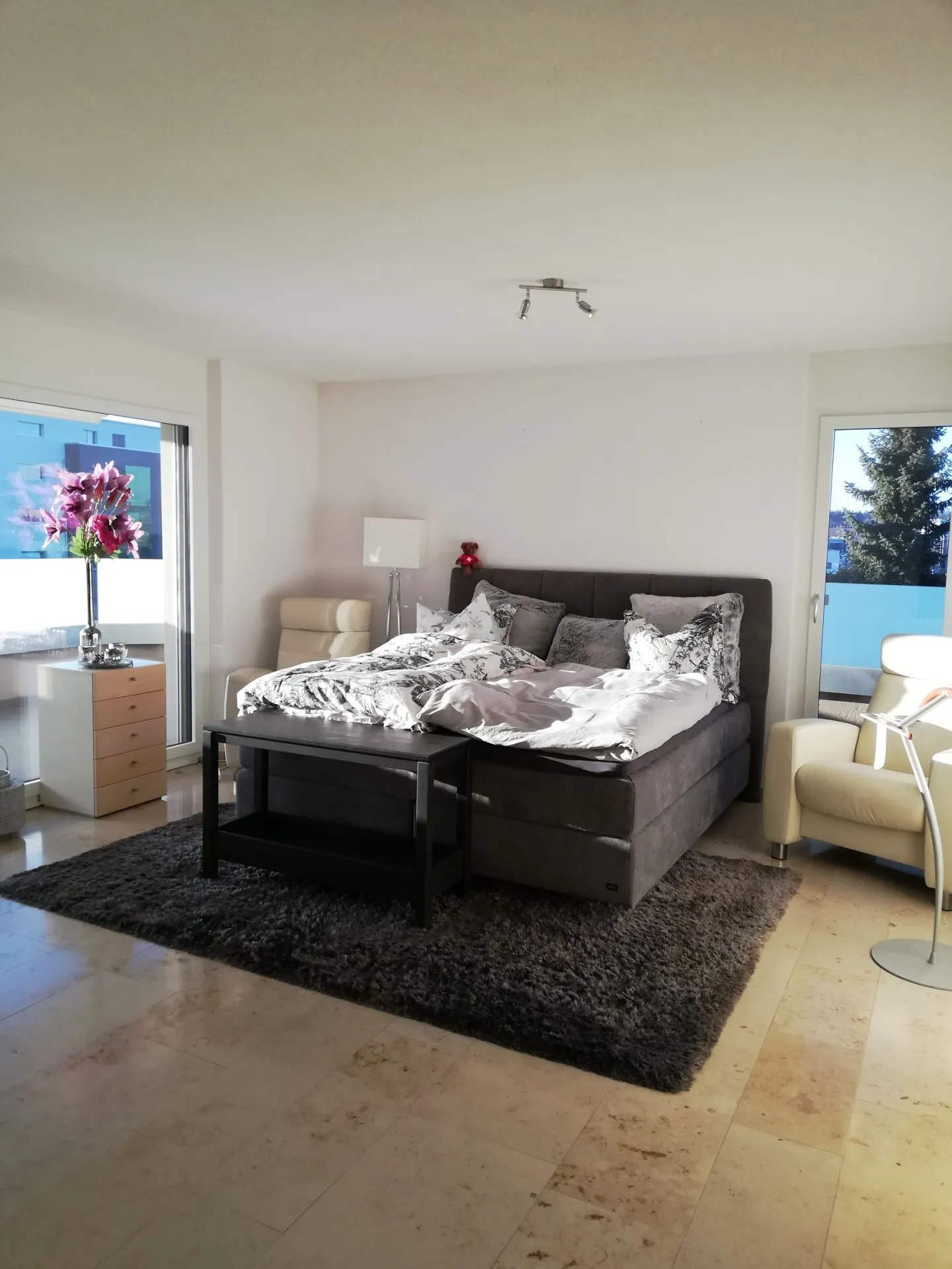 Luxurious 1-room studio - Photo 3 of 9