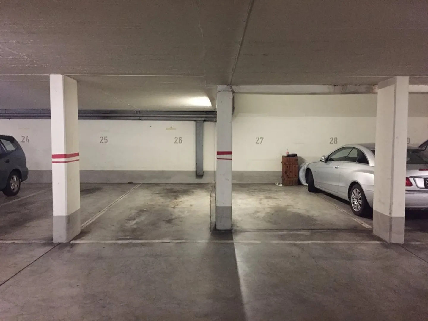 Places de parking intérieures - Photo 2 sur 2
