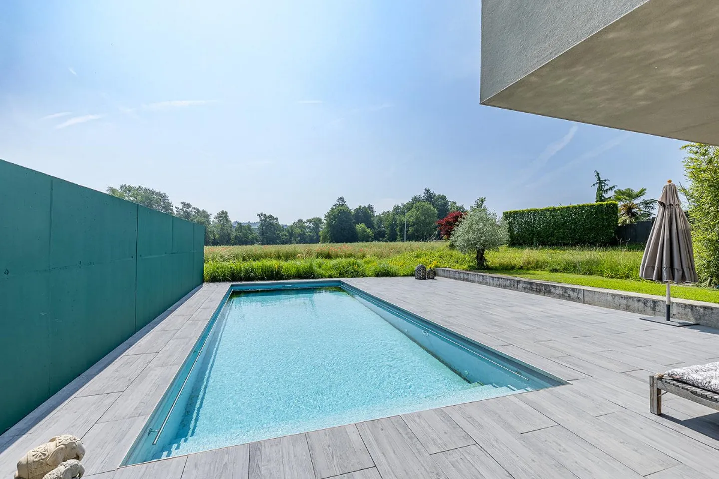 Exklusives Zuhause mit Pool an zentraler Lage. - Foto 7 von 8