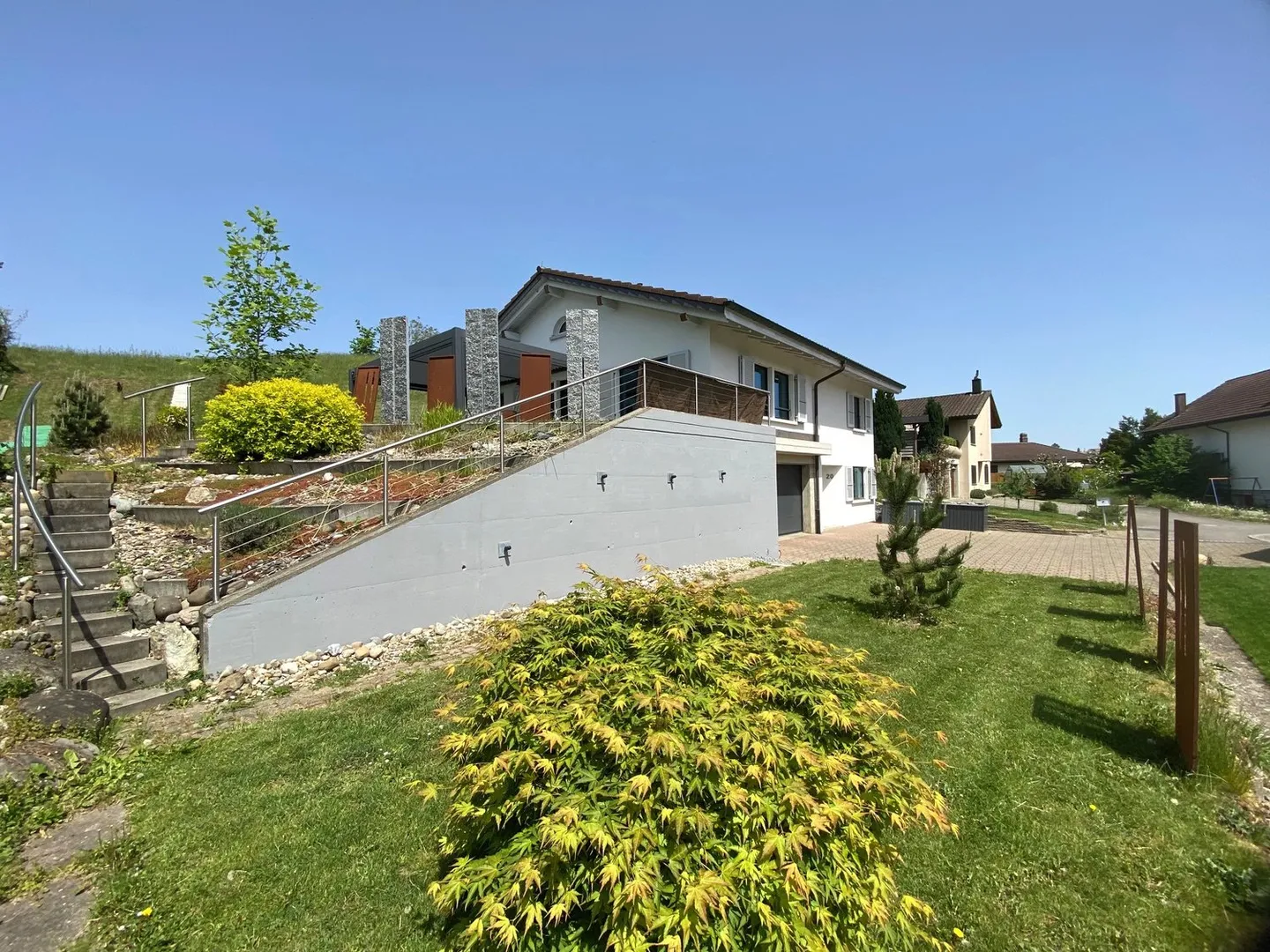 Magnifique maison individuelle rénovée de 6,5 pièces à Walperswil dans un endroit calme. - Photo 2 sur 38
