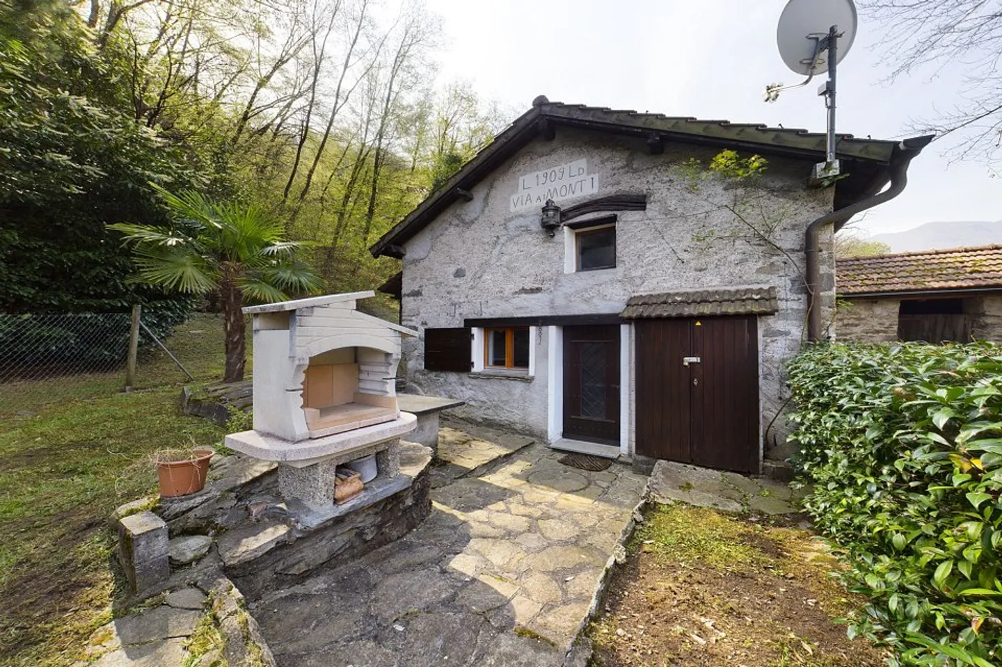 Fully renovated Ticino Rustico for your holidays - Photo 5 of 13
