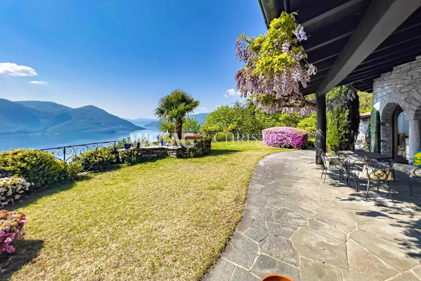 Villa méditerranéenne à rénover dans un emplacement de choix avec vue sur le lac à 180° à R... - Photo 4 sur 10