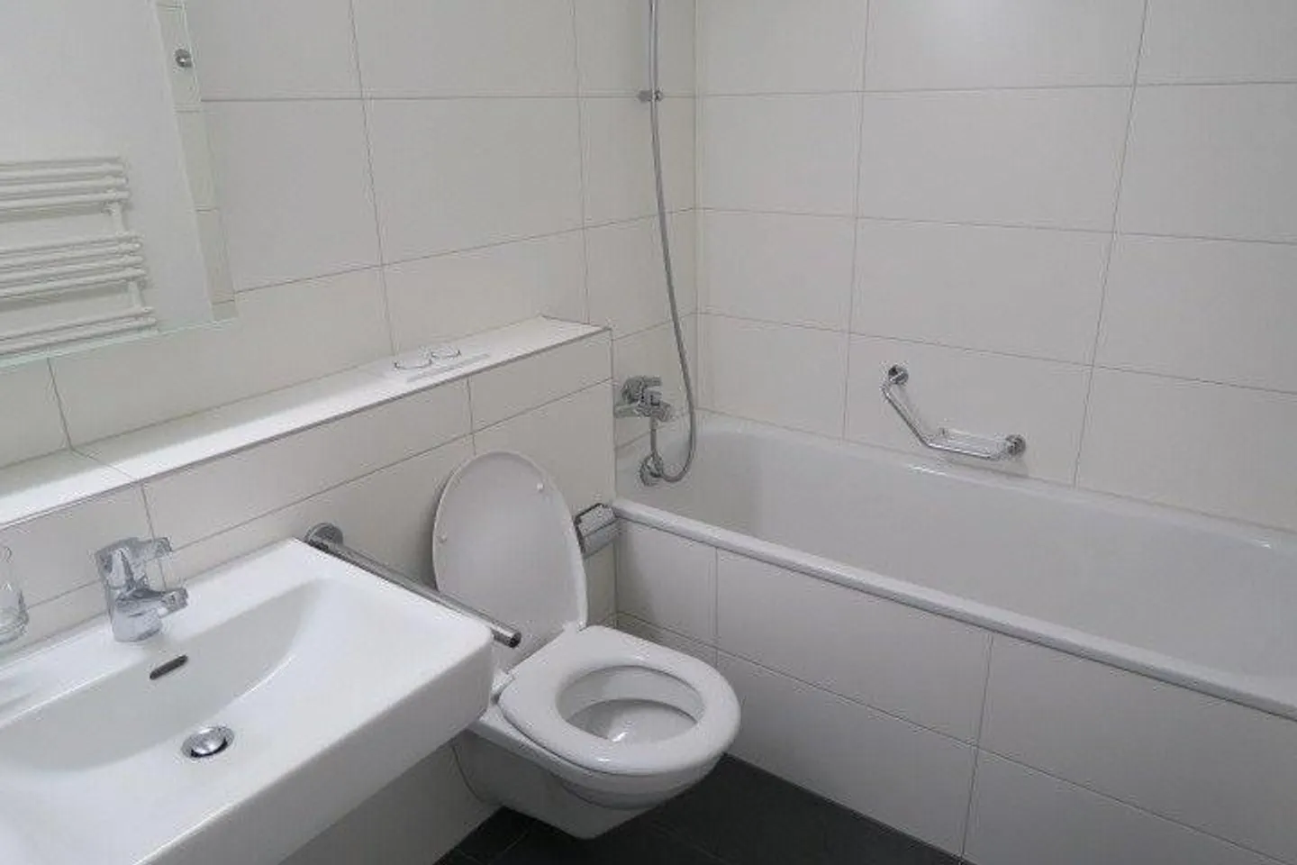 Helle Wohnung in der Länggasse - Foto 3 von 5
