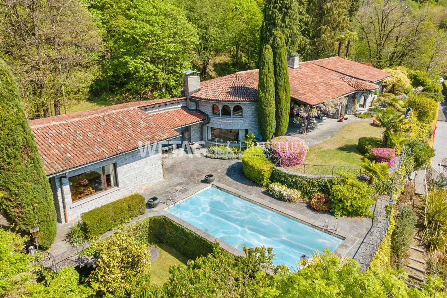 Villa méditerranéenne à rénover dans un emplacement de choix avec vue sur le lac à 180° à R... - Photo 6 sur 10
