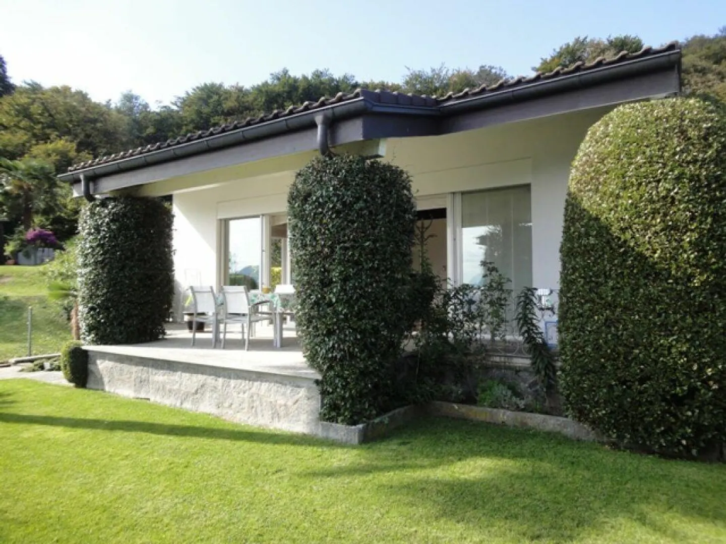 Villa con vista panoramica nel verde - Foto 1 di 14