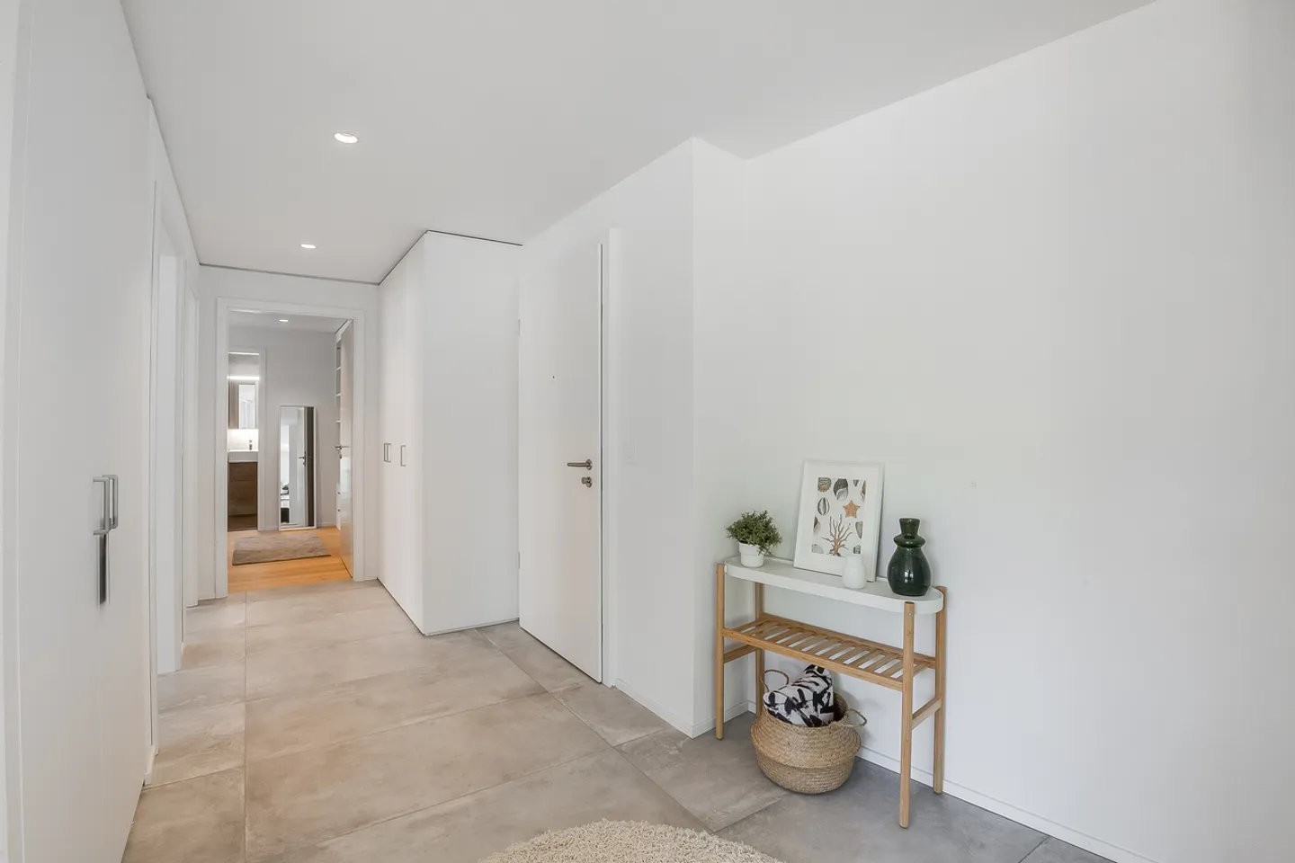 PPE Apartment - Photo 5 of 10