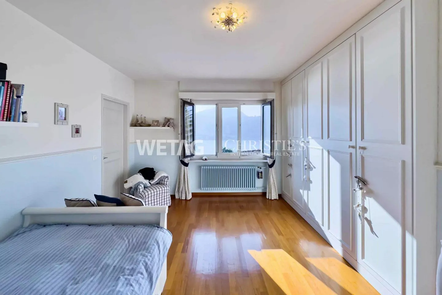 Lugano-Figino: Elegant villa with breathtaking views of Lake Lugano & indoor pool for sale - Photo 9 of 12