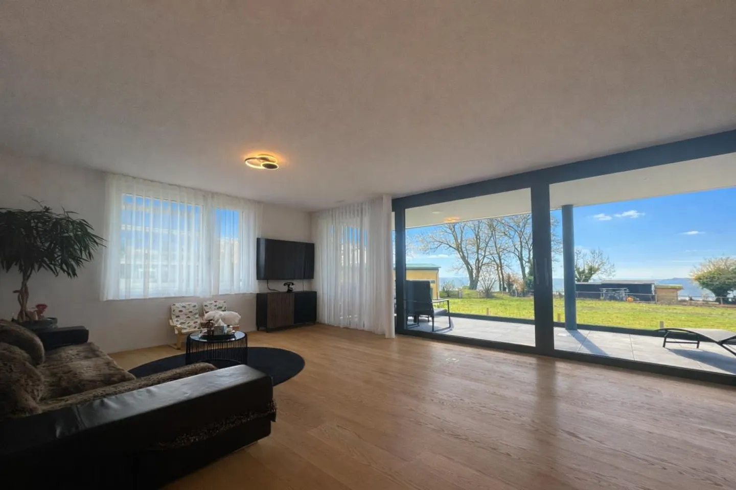 Appartamento esclusivo di 4,5 stanze di alta qualità in posizione privilegiata direttamente sul Lago di Costanza - Foto 2 di 10