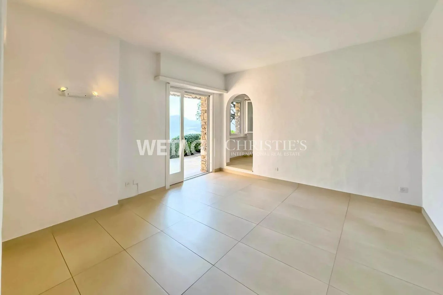 Elegant Villa in Lugano-Neggio with a free view of Lake Lugano... - Photo 6 of 11