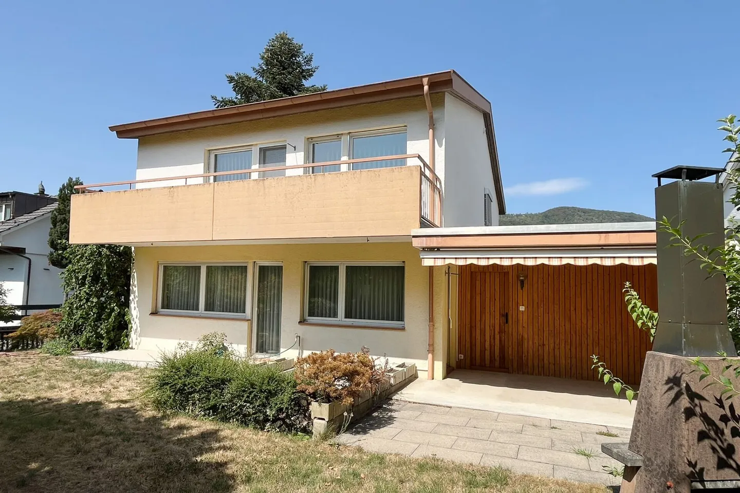 Single-family house with garden in a quiet residential area - Photo 1 of 15