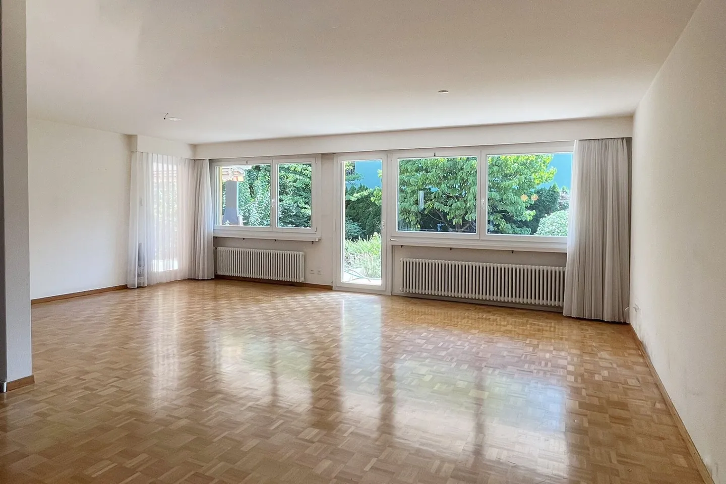 Single-family house with garden in a quiet residential area - Photo 2 of 15