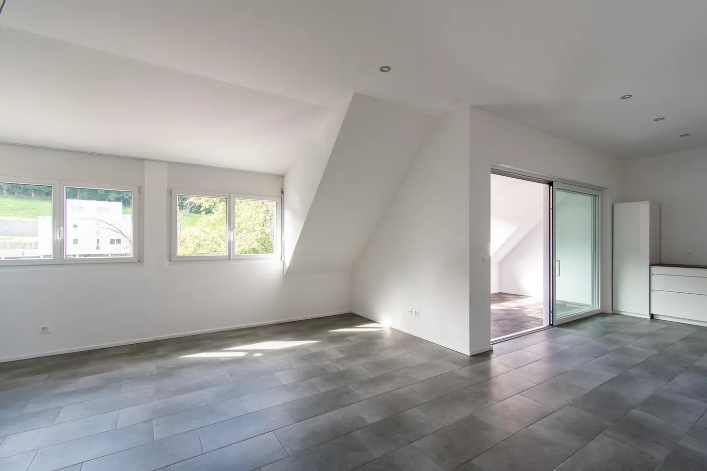 Appartamento di 2,5 locali di alta qualità con loggia - Foto 1 di 13